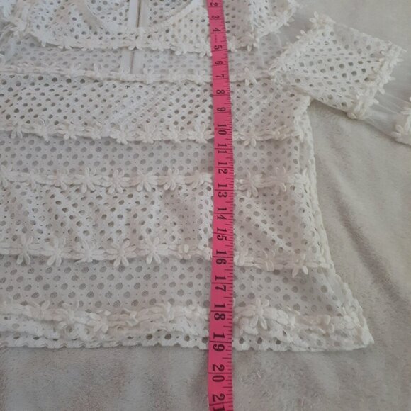 Lollipop Designed by Korea NWT Junior's S White Daisy Crochet Mesh Mod Retro Top - Picture 12 of 14
